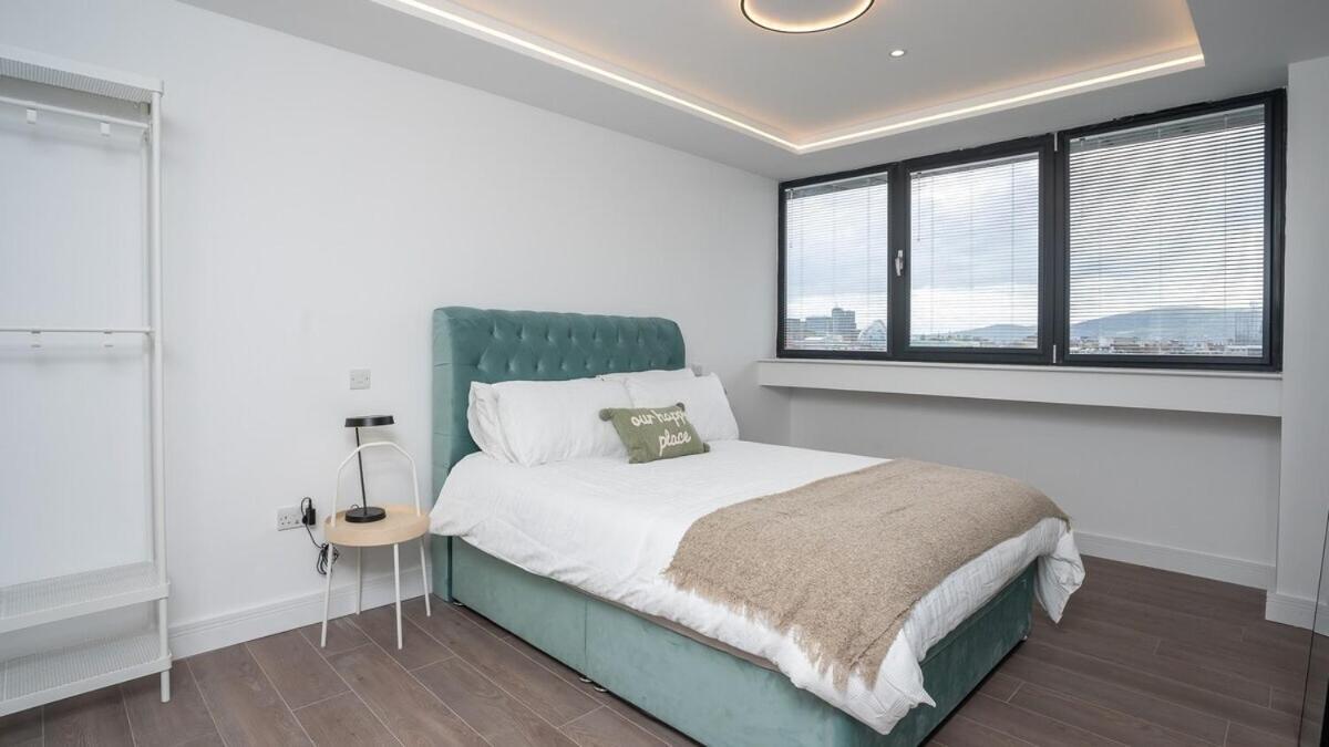 3 Bdr Centre Penthouse By Breaks Appartement